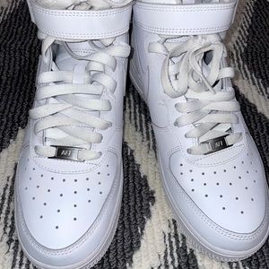NIKE Air Force One Miss